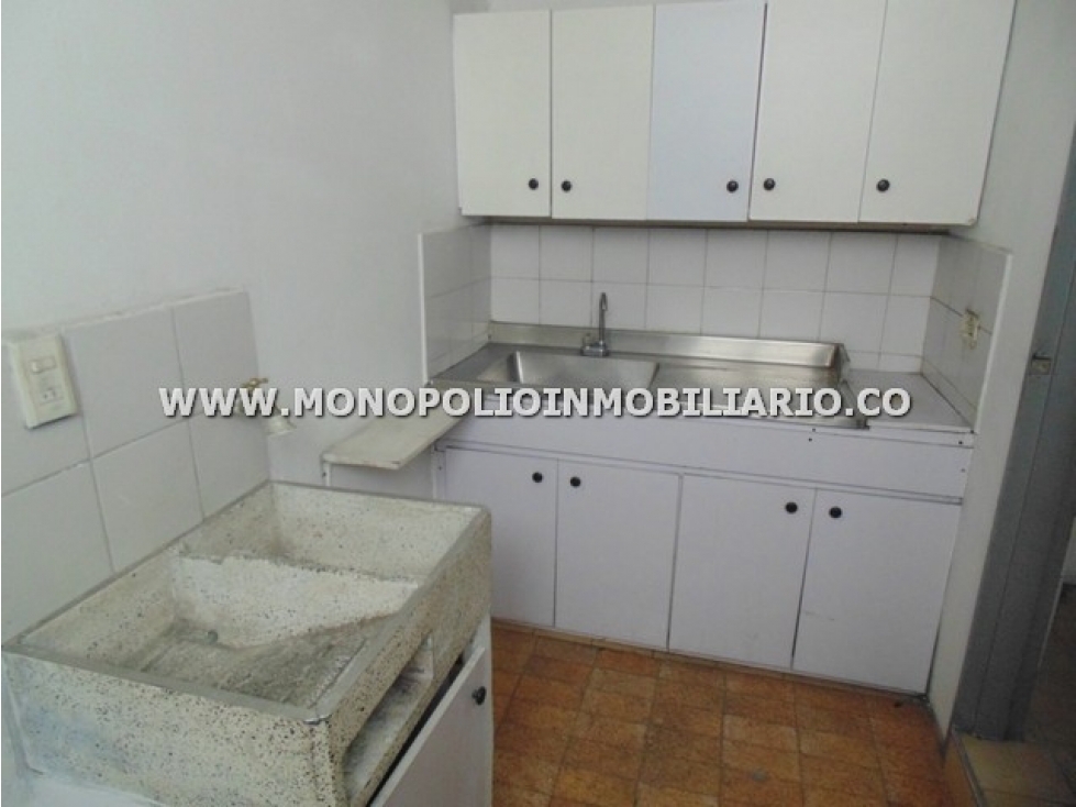OFICINA EN ARRENDAMIENTO - SECTOR CONQUISTADORES COD: 10981 - 3