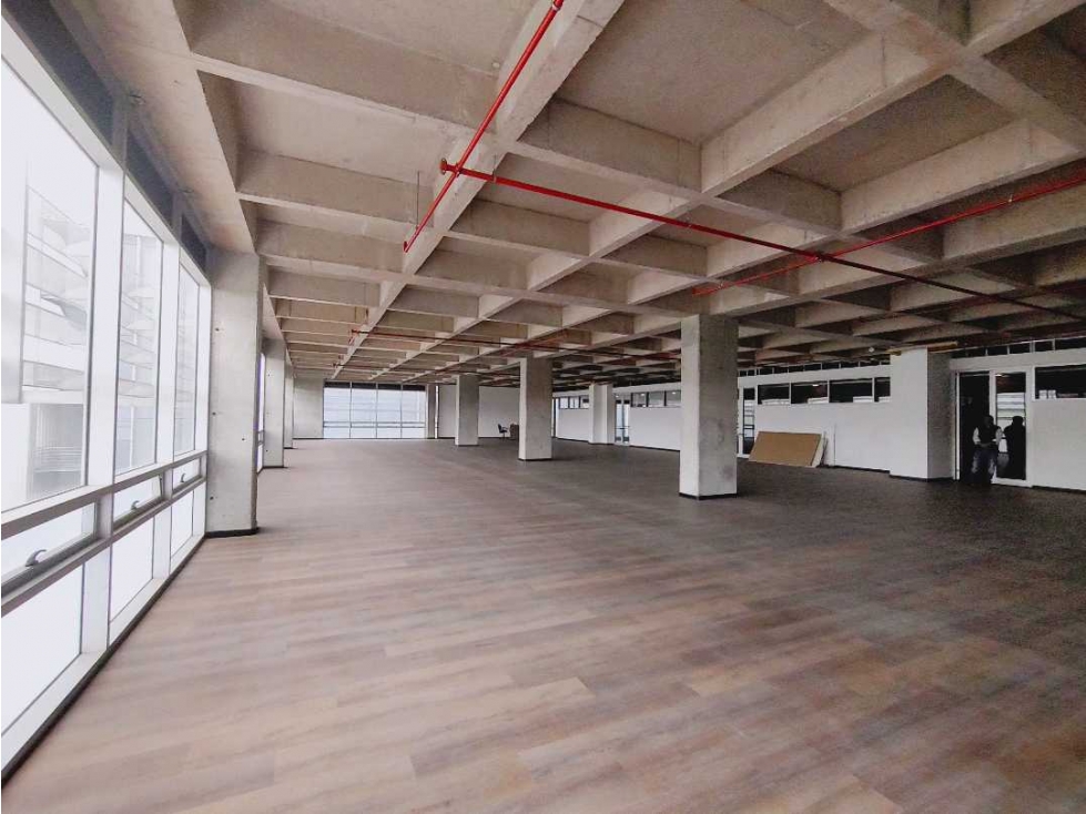 OFICINA EN ARRIENDO 1498M2