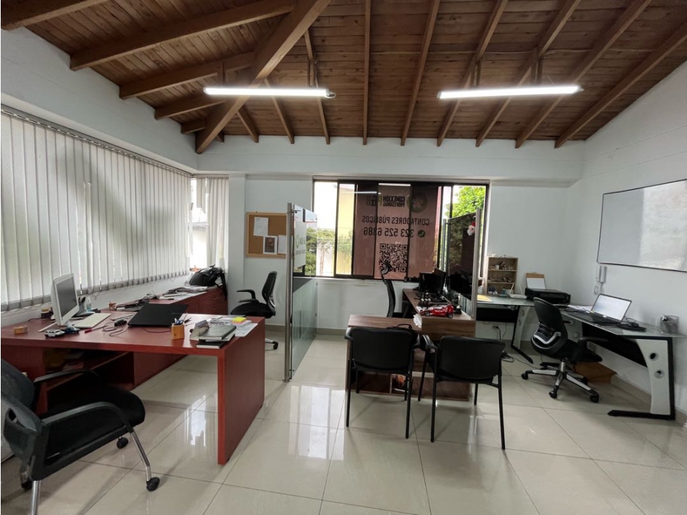 Oficina en arriendo Avenida bolivariana — foto 3