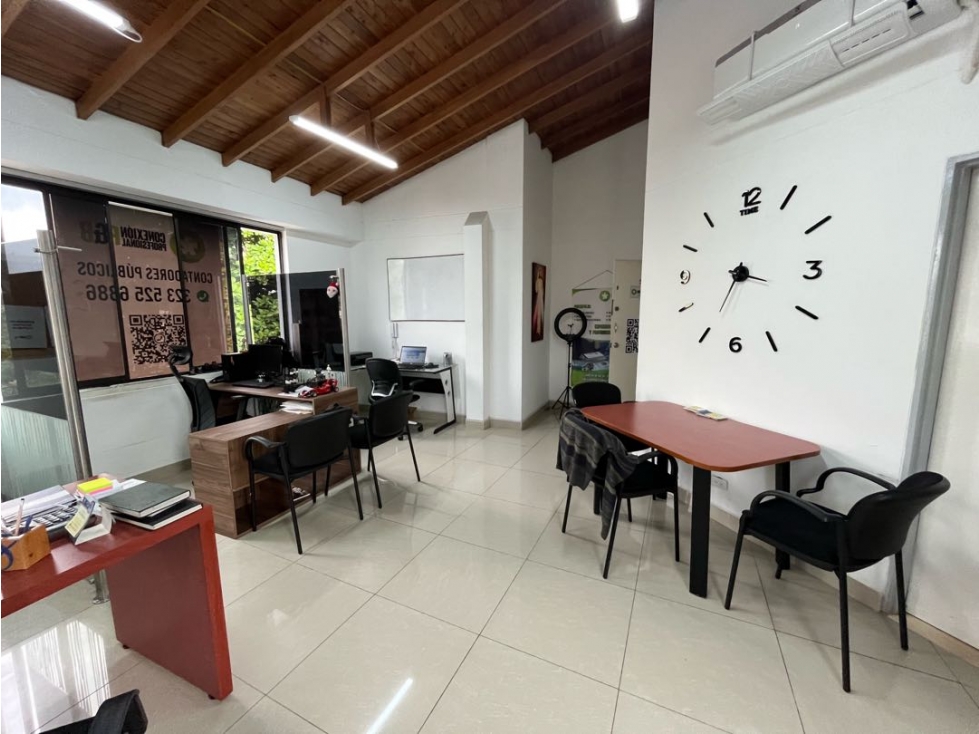 Oficina en arriendo Avenida bolivariana — foto 2