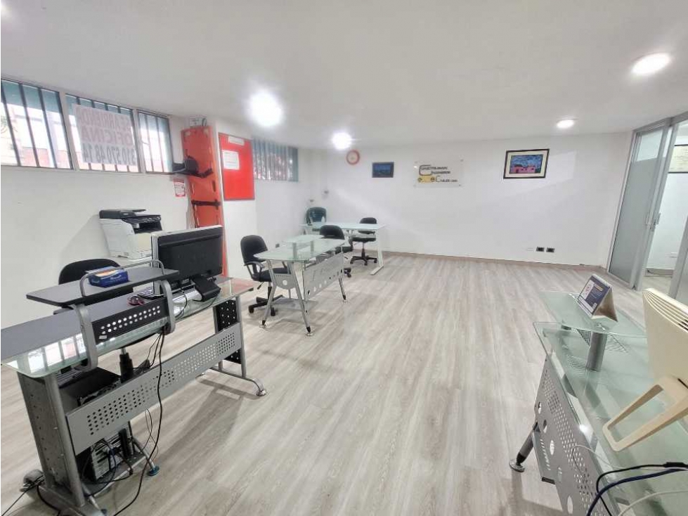 ARRIENDO OFICINA CERCA CORFERIAS
