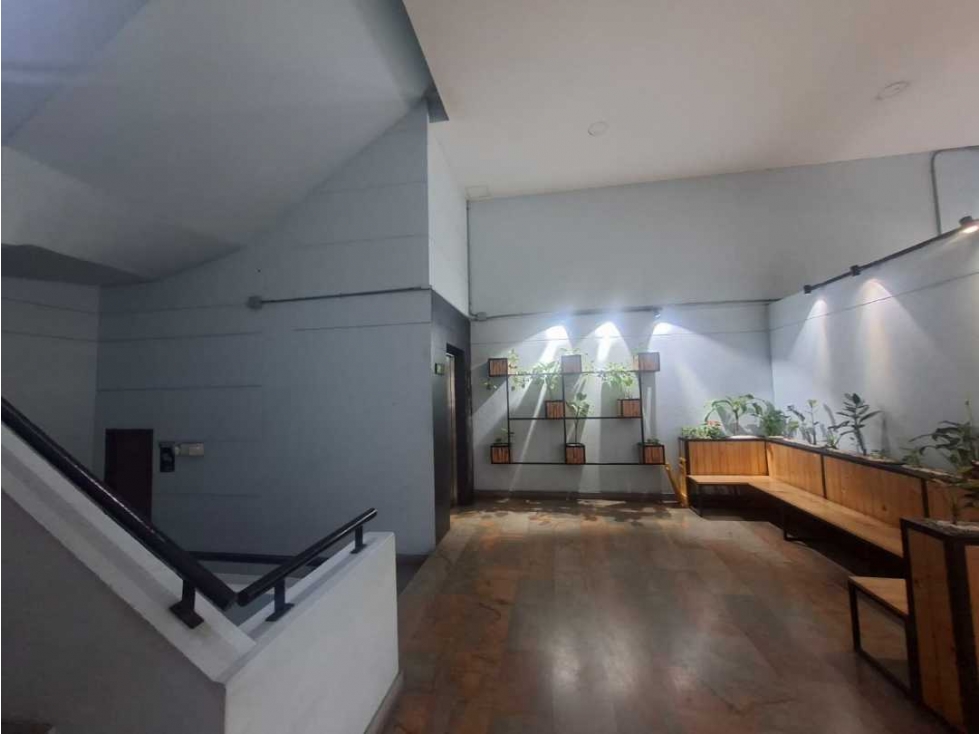 Oficina en arriendo dentro de centro empresarial sector Guayabal
