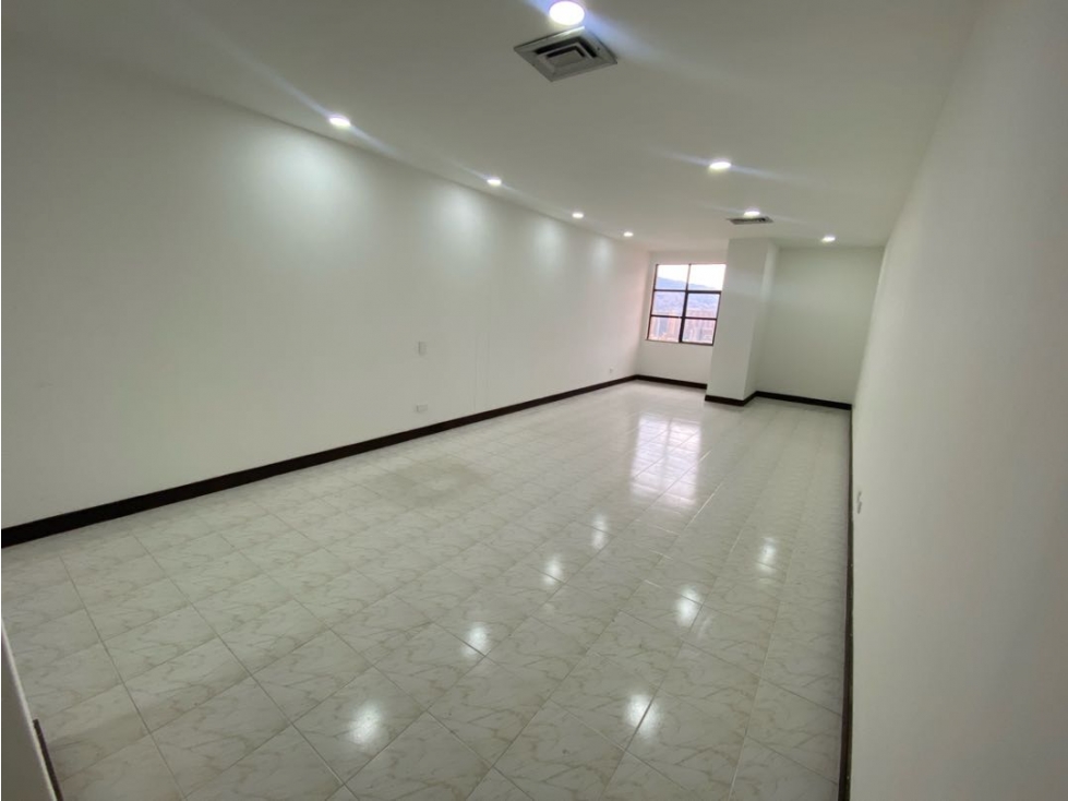Oficina en arriendo en el poblado piso 7 - 1