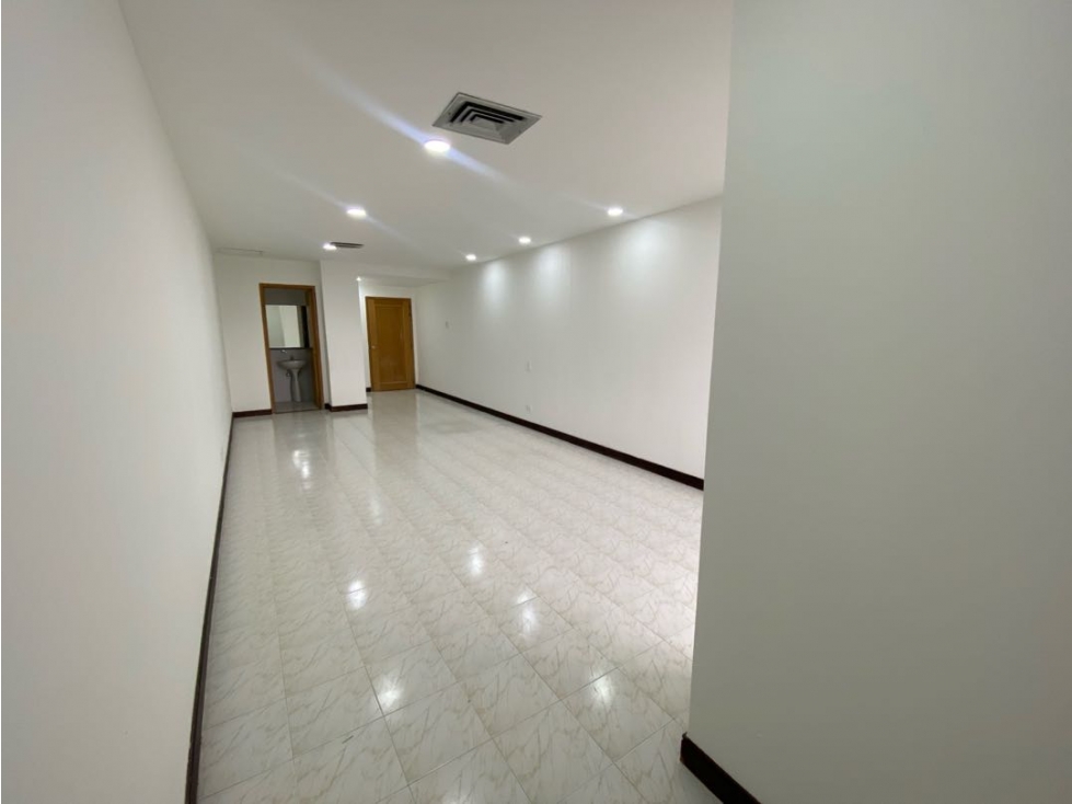 Oficina en arriendo en el poblado piso 15 — foto 4