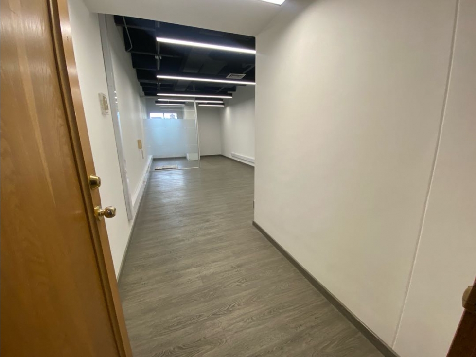Oficina en arriendo en el poblado — foto 2