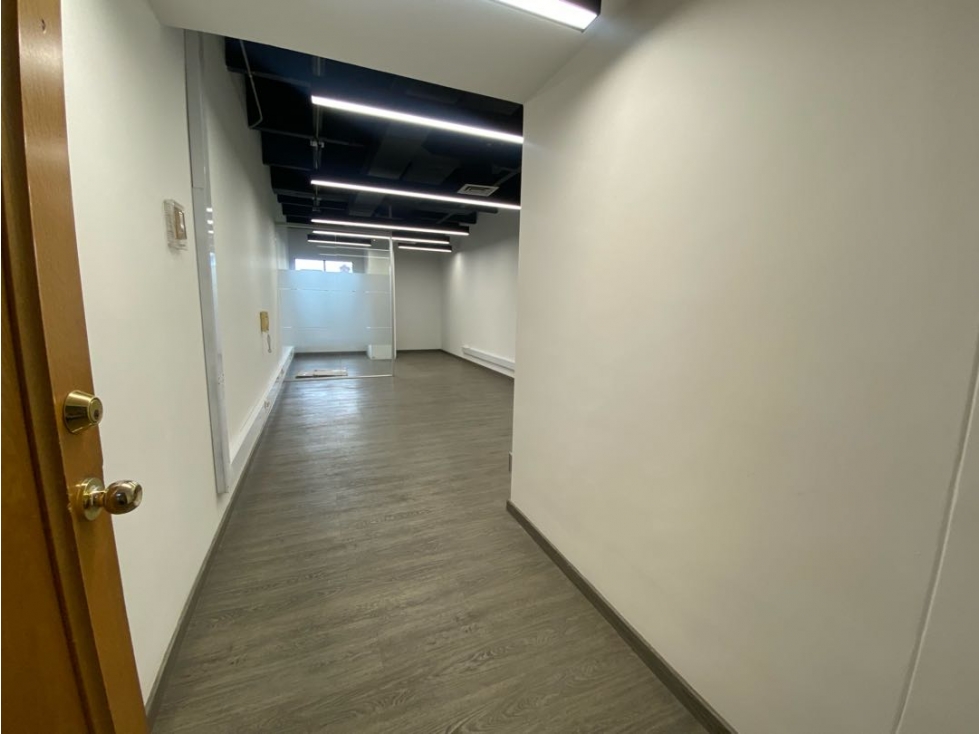 Oficina en arriendo en el poblado — foto 3