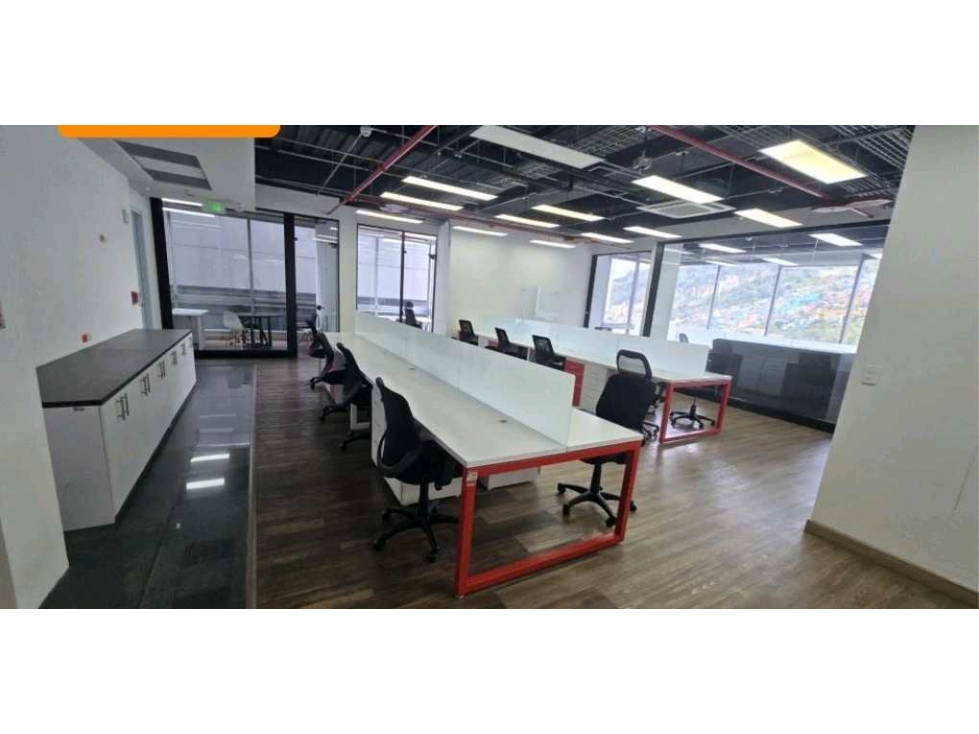 OFICINA EN ARRIENDO EN EL SECTOR DE USAQUEN. (180 PUESTOS), BOGOTA
