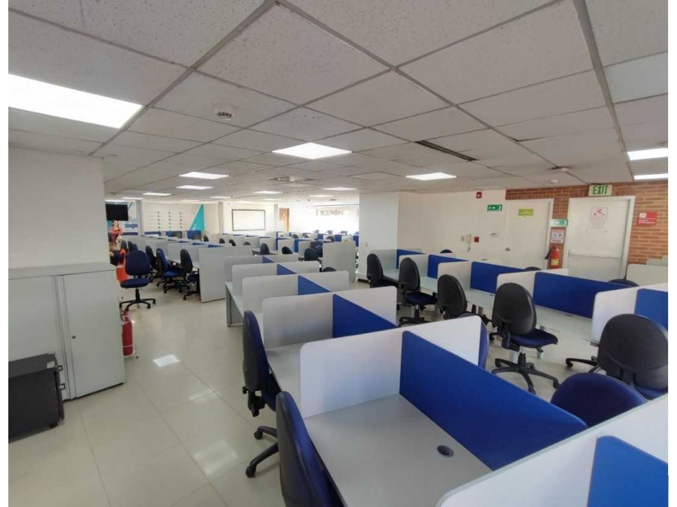 OFICINA EN ARRIENDO EN EL SECTOR DEL CENTRO INTERNACIONAL,BOGOTA — foto 4