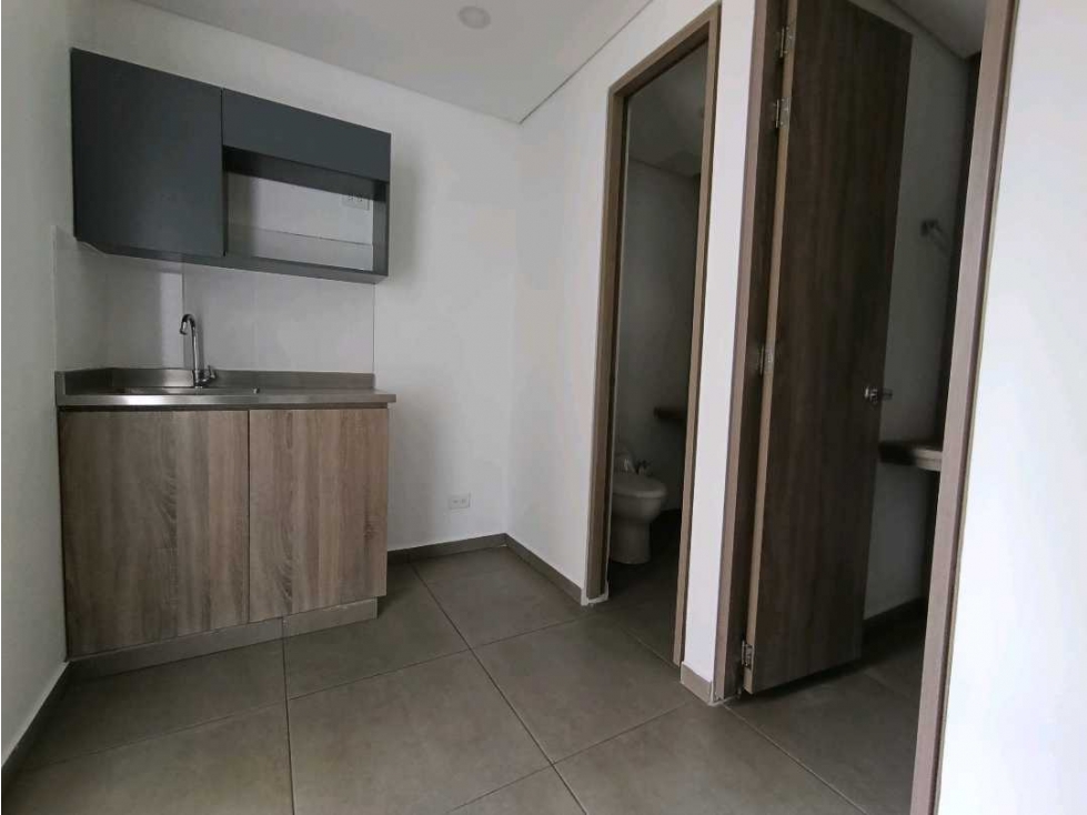 OFICINA EN ARRIENDO EN ENVIGADO ZUÑIGA P4 — foto 4