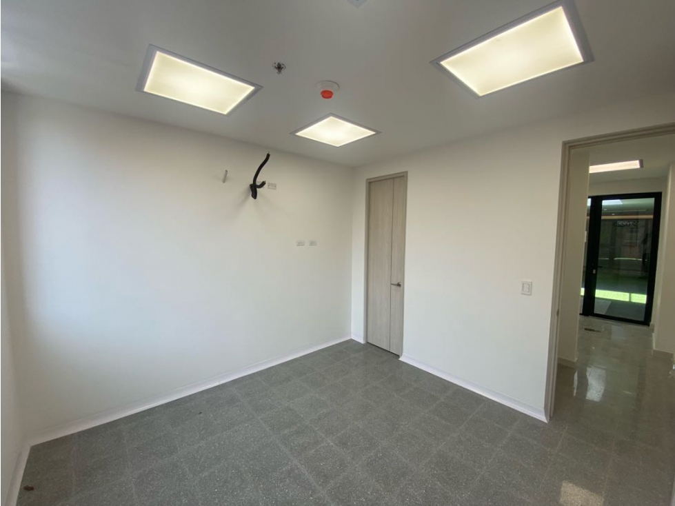 Oficina en arriendo en Los Colores Medellín — foto 3