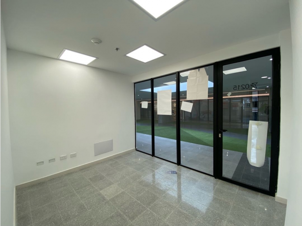 Oficina en arriendo en Los Colores Medellín — foto 3