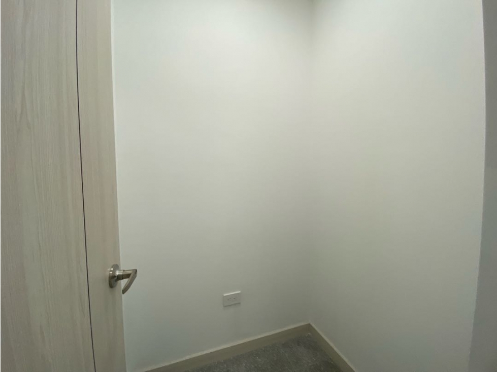 Oficina en arriendo en Los Colores Medellín — foto 4