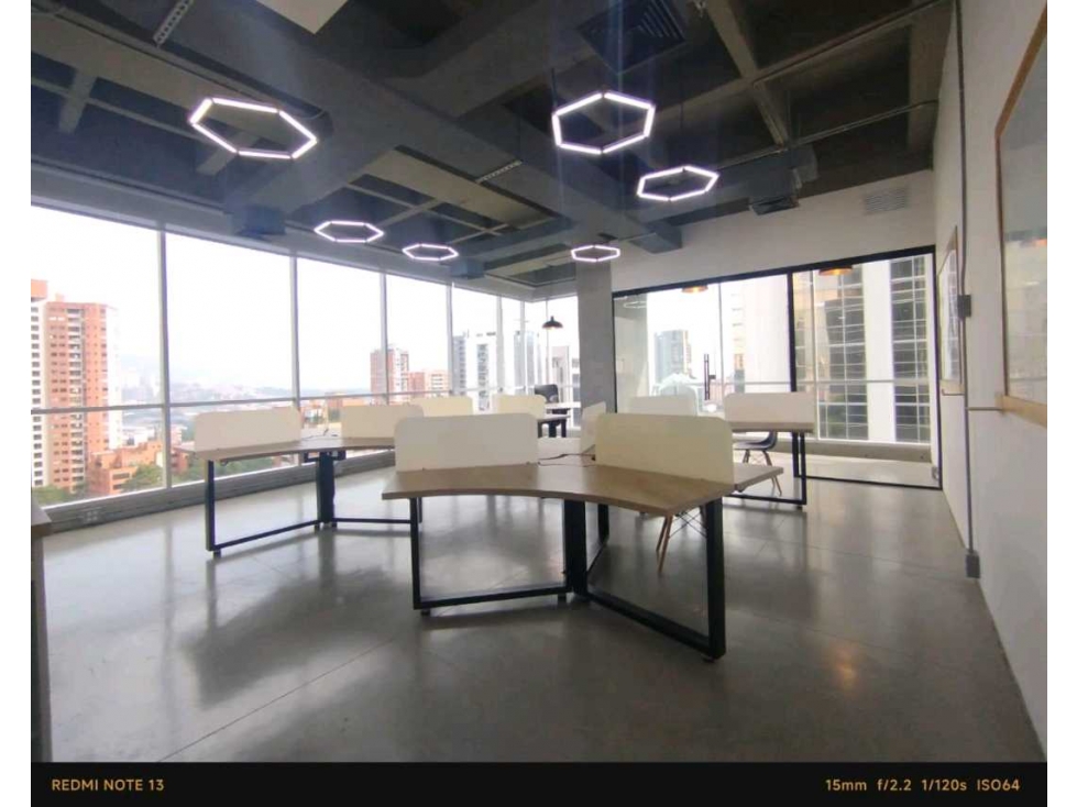 Oficina en arriendo en Poblado Medellín