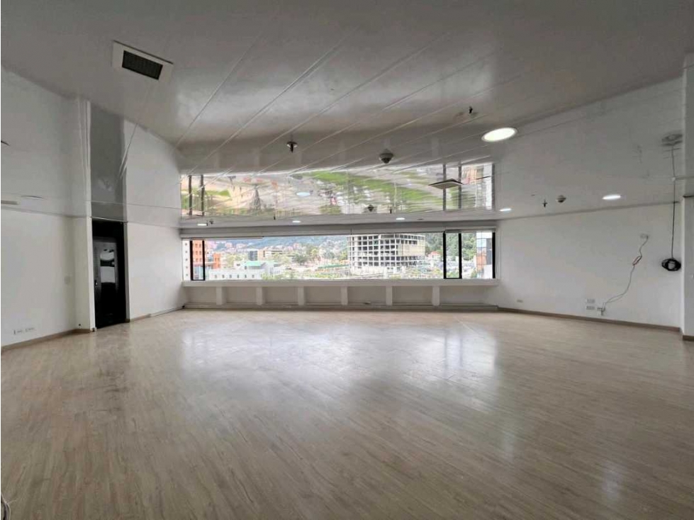 Oficina en Arriendo en Chico en World Trade Center Bogotá — foto 2