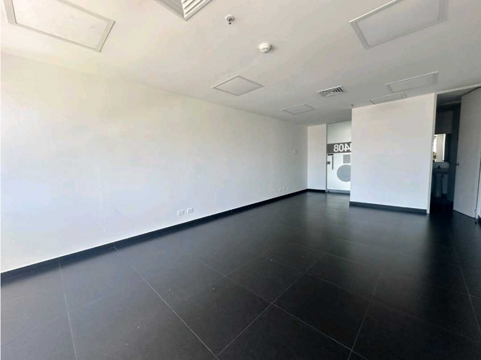 Oficina en arriendo las casitas envigado