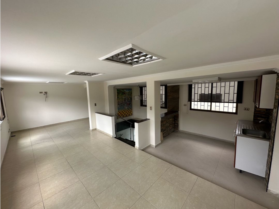 OFICINA EN ARRIENDO O VENTA ANTIGUO COUNTRY CERCA PARQUE VIRREY — foto 5