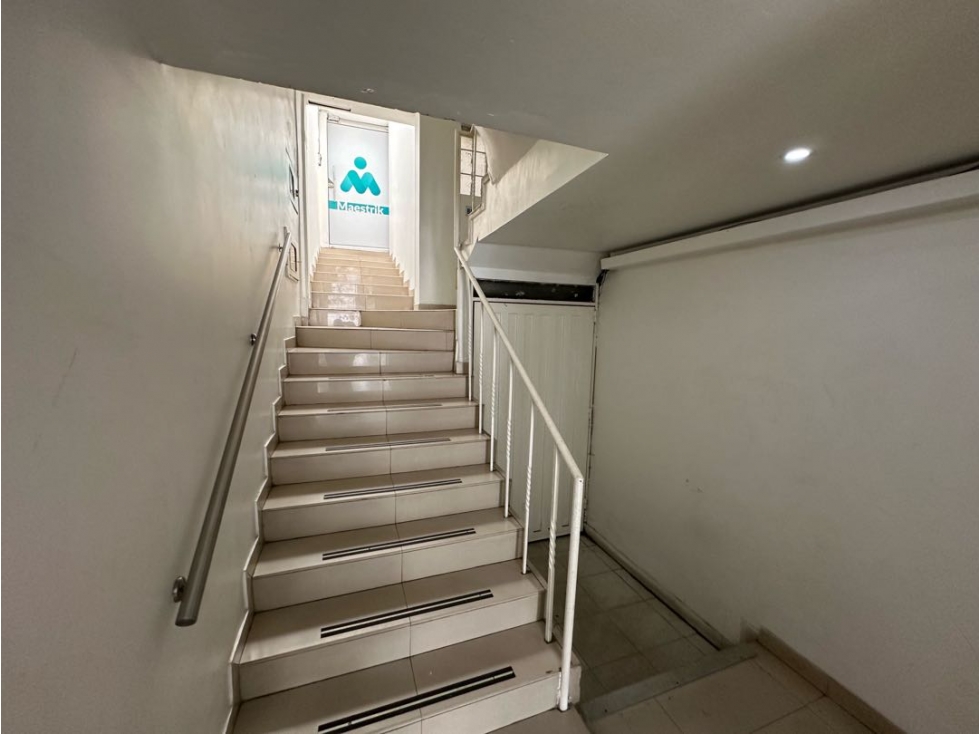 OFICINA EN ARRIENDO O VENTA ANTIGUO COUNTRY CERCA PARQUE VIRREY — foto 6