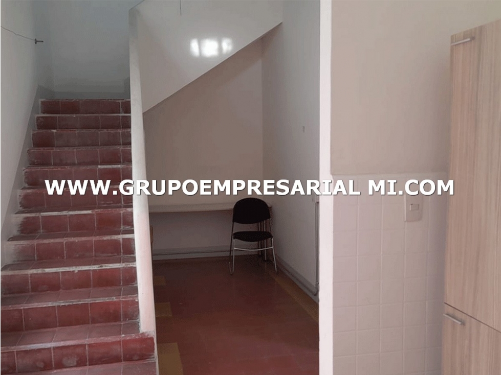 MARAVILLOSA OFICINA EN ARRIENDO - SECTOR CASTROPOL COD: 26768 - 4