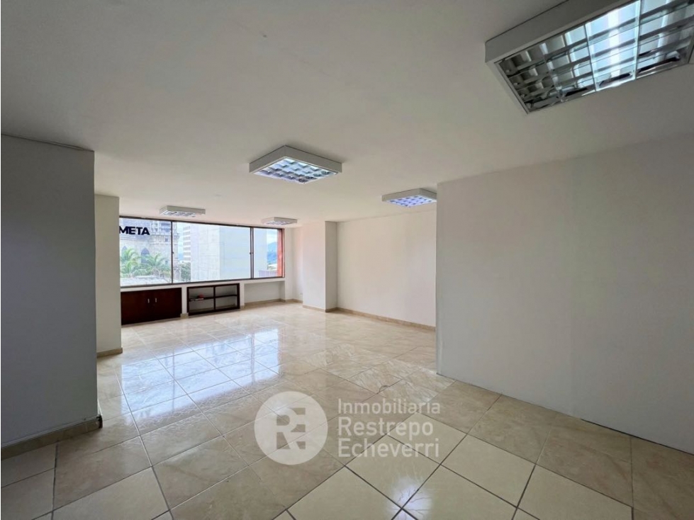 Oficina en arriendo, Sector centro. Manizales.