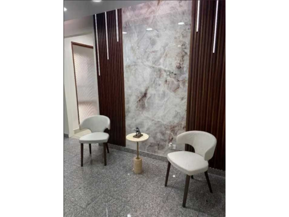 OFICINA EN CALLE 50 EN PLAZA BANCO GENERAL 335M2 - 4