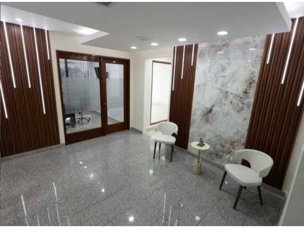 OFICINA EN CALLE 50 EN PLAZA BANCO GENERAL 335M2 - 6