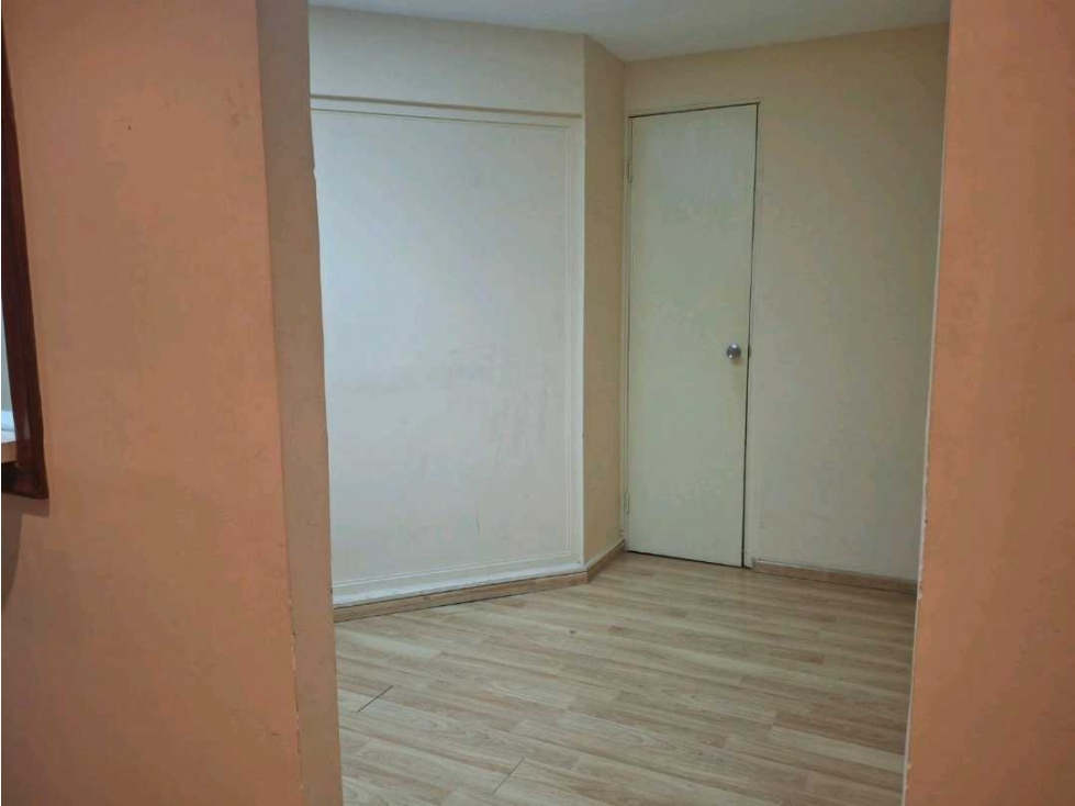 OFICINA EN CALLE 50 EDIFICIO VALLARINO 92M2 CON DIVISIONES — foto 6