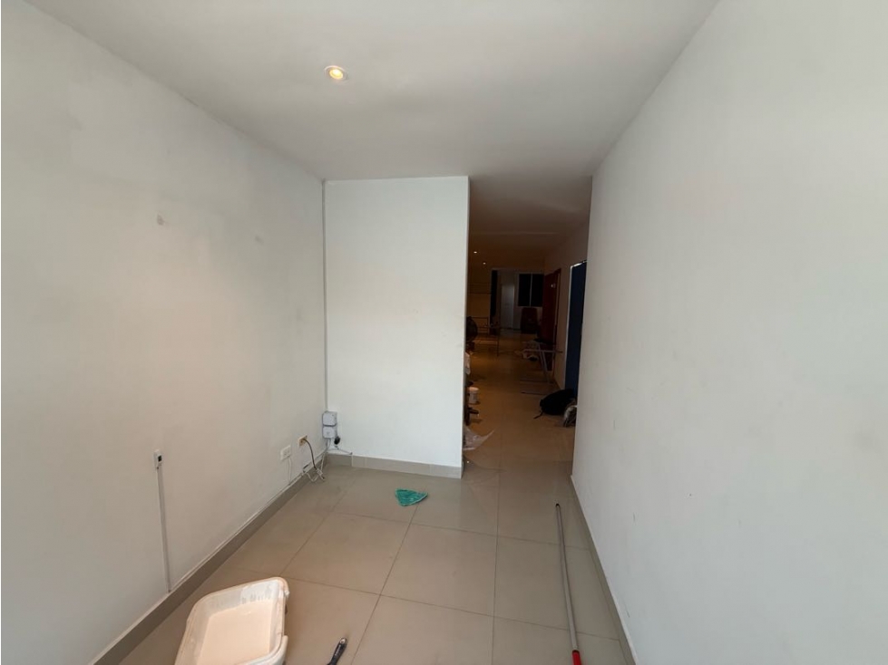 OFICINA EN MANGA DISPONIBLE PARA ARRIENDO — foto 4
