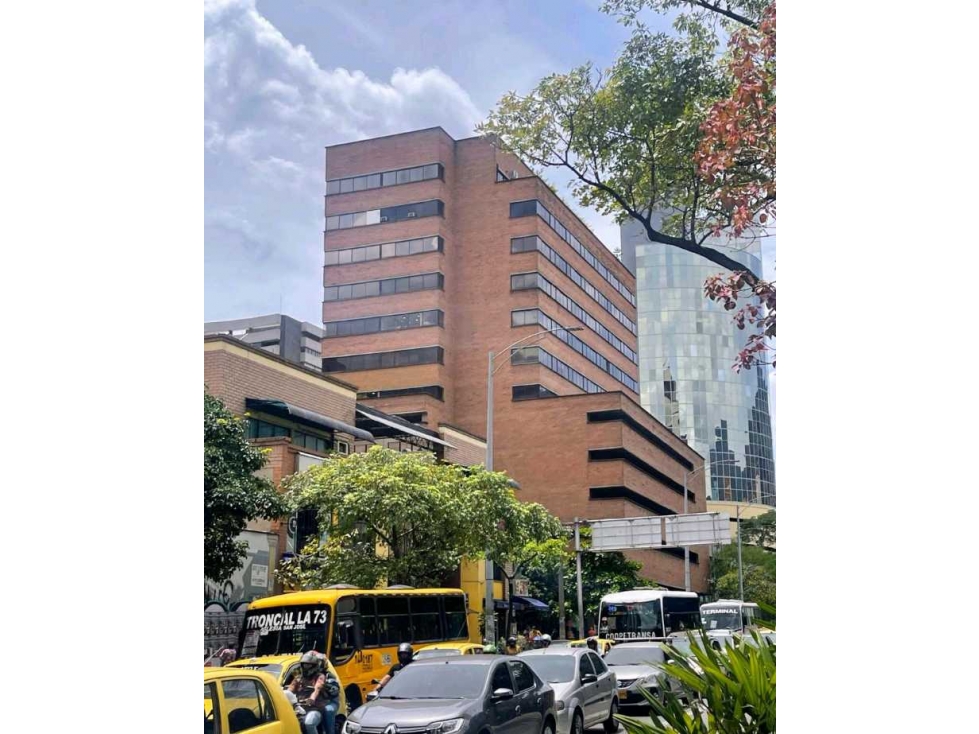 Oficina en Medellin en venta.