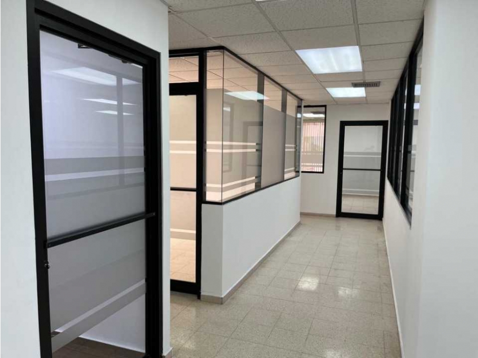 OFICINA EN PH GALERIAS BALBOA DE 485 M2 AVENIDA BALBOA — foto 3