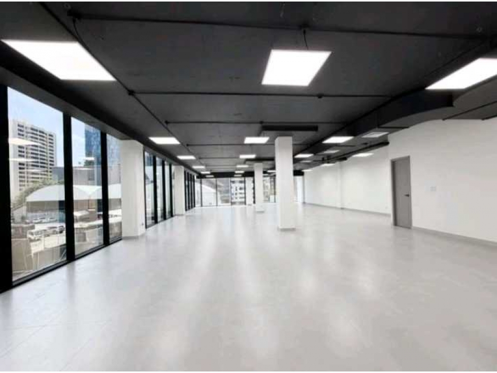 OFICINA EN PLAZA EN OBARRIO DE 282M2 REMODELADA - 6