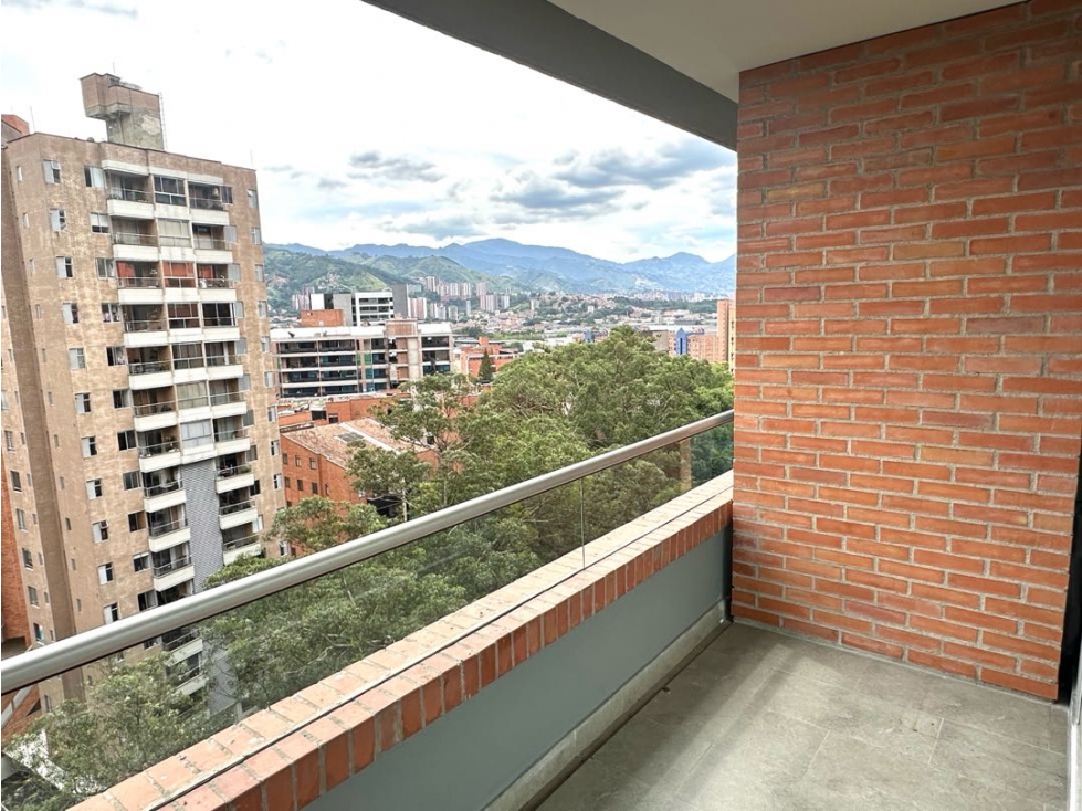 Oficina en venta El Poblado cerca de La Frontera | 42 m²