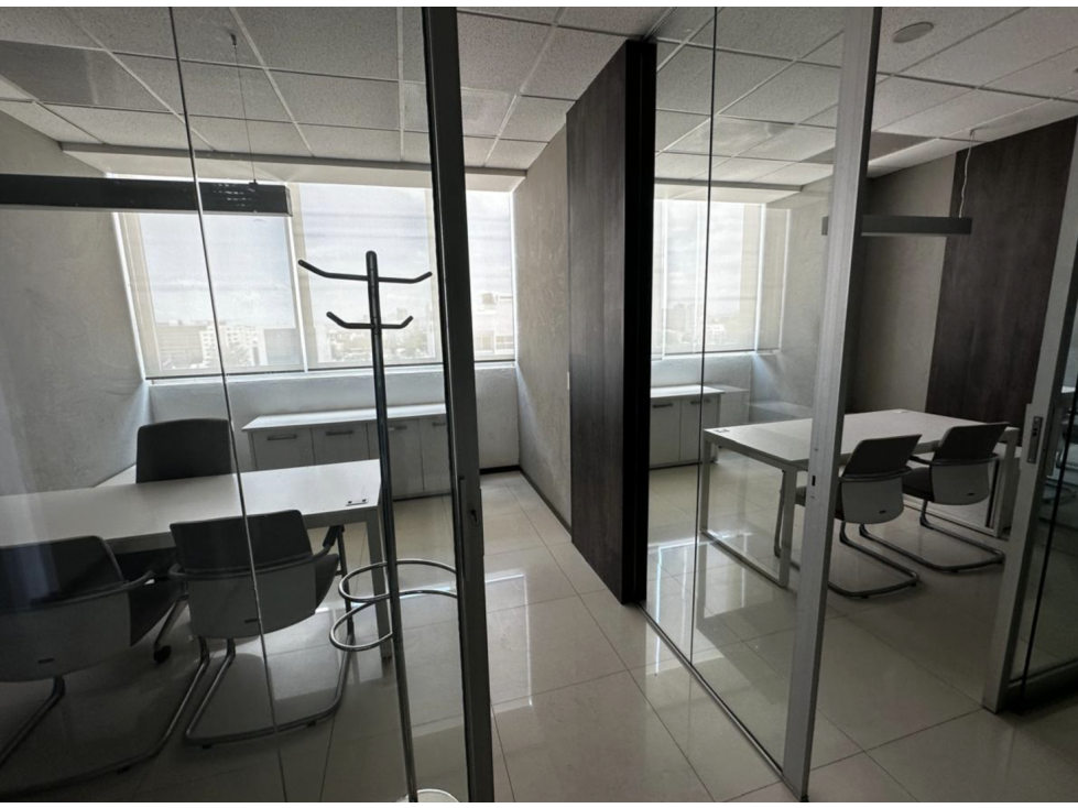 Oficina en Venta en Lomas de Guevara, Guadalajara | 274 m² - 6