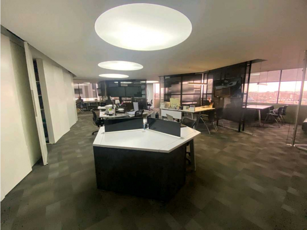 Oficina en venta en North Point con renta activa Inversión segura
