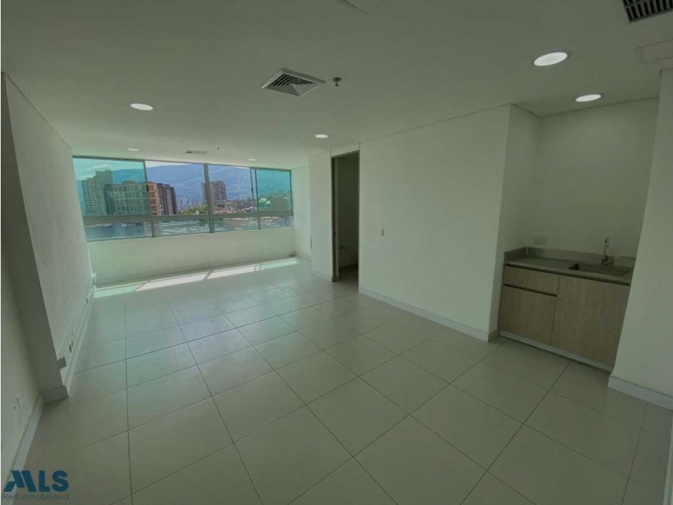 Oficina en venta en Sabaneta piso 11 con parqueadero - 5