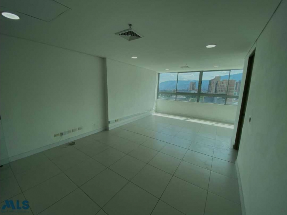 Oficina en venta en Sabaneta piso 11 con parqueadero - 4