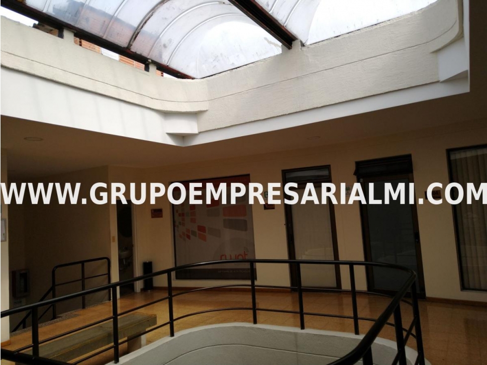 OFICINA EN VENTA - SECTOR EL POBLADO COD: 28493 - 5