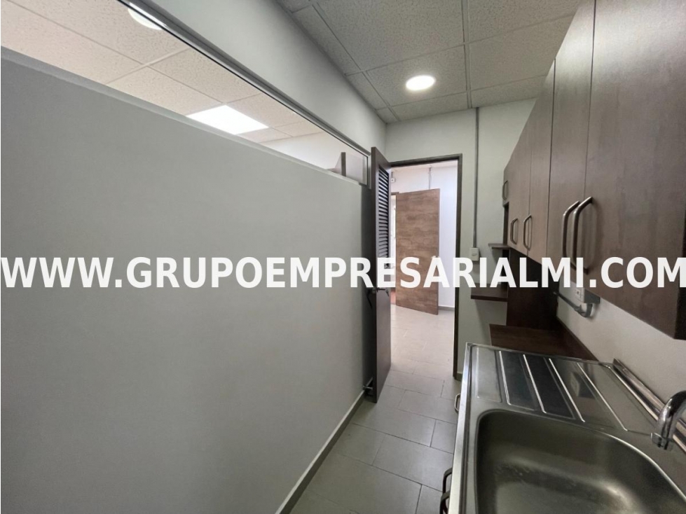 GRANDIOSA OFICINA EN VENTA - SECTOR NUEVA VILLA DE ABURRA COD: 29656 - 6