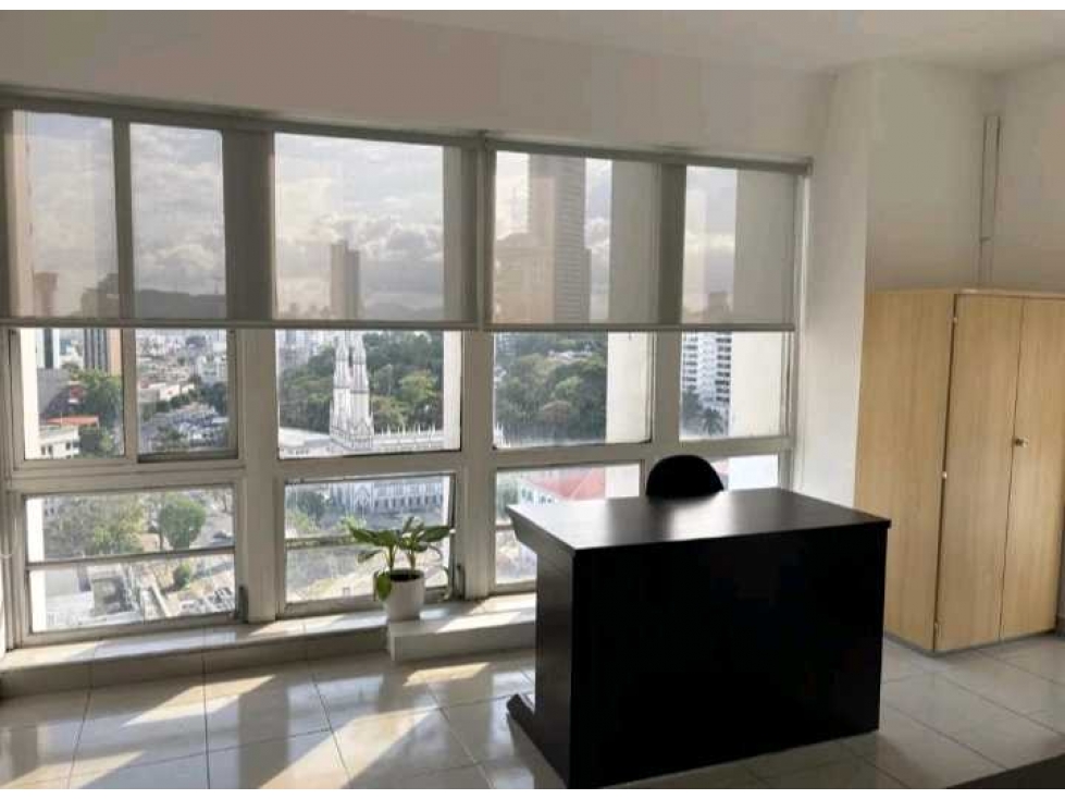 OFICINA EN VIA ESPAÑA PH TORRE DELTA 597 M2 CON MOBILIARIO — foto 2
