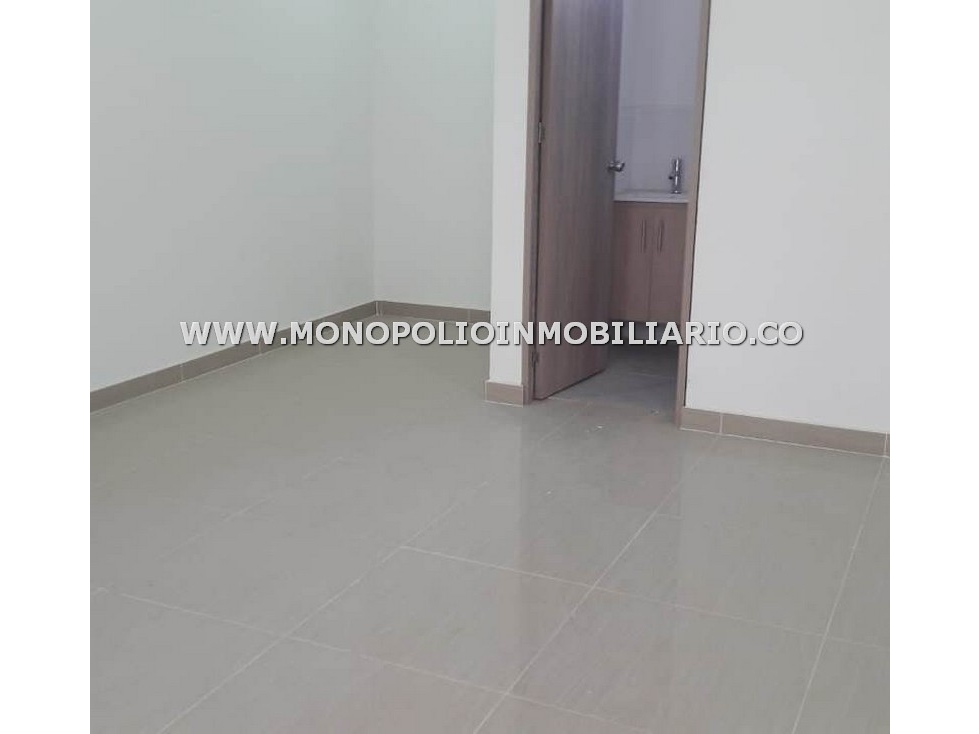OFICINA INTERNA EN ARRIENDO - SECTOR CALASANZ COD: 21619 - 2