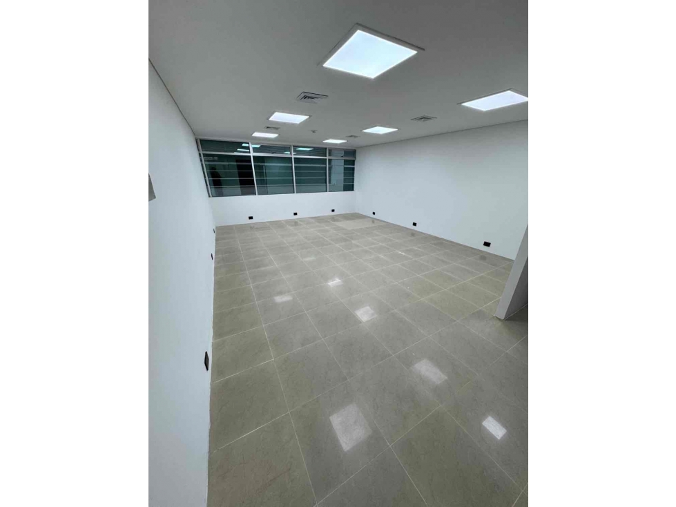 Oficina moderna y funcional en Centro Empresarial Chipichape — foto 2