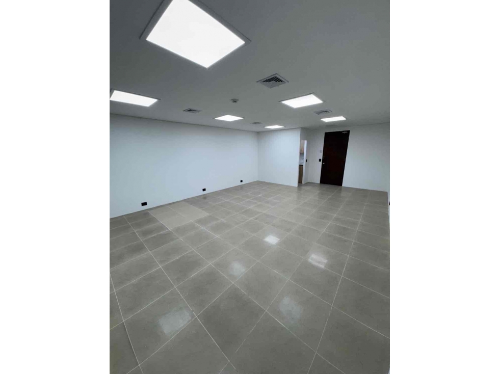 Oficina moderna y funcional en Centro Empresarial Chipichape — foto 3