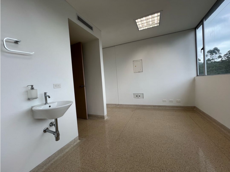 OFICINA O CONSULTORIO EN PORTANOVA CENTER SECTOR SAN VICENTE FUNDACIÓN — foto 3