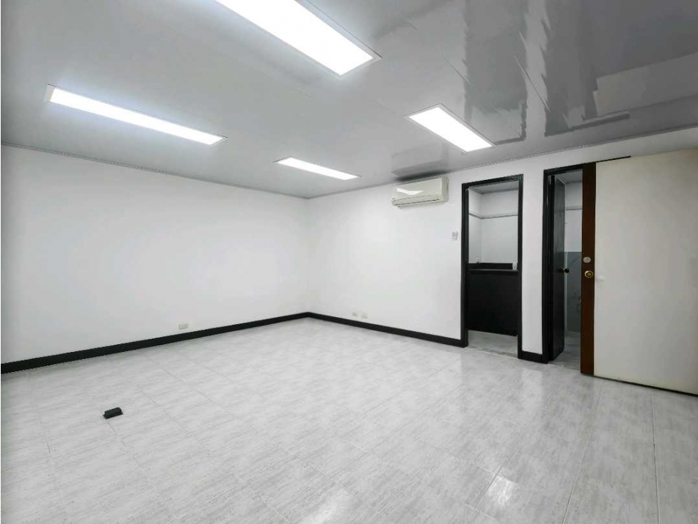 Oficina o Consultorio en venta en Conquistadores en Medellín — foto 2