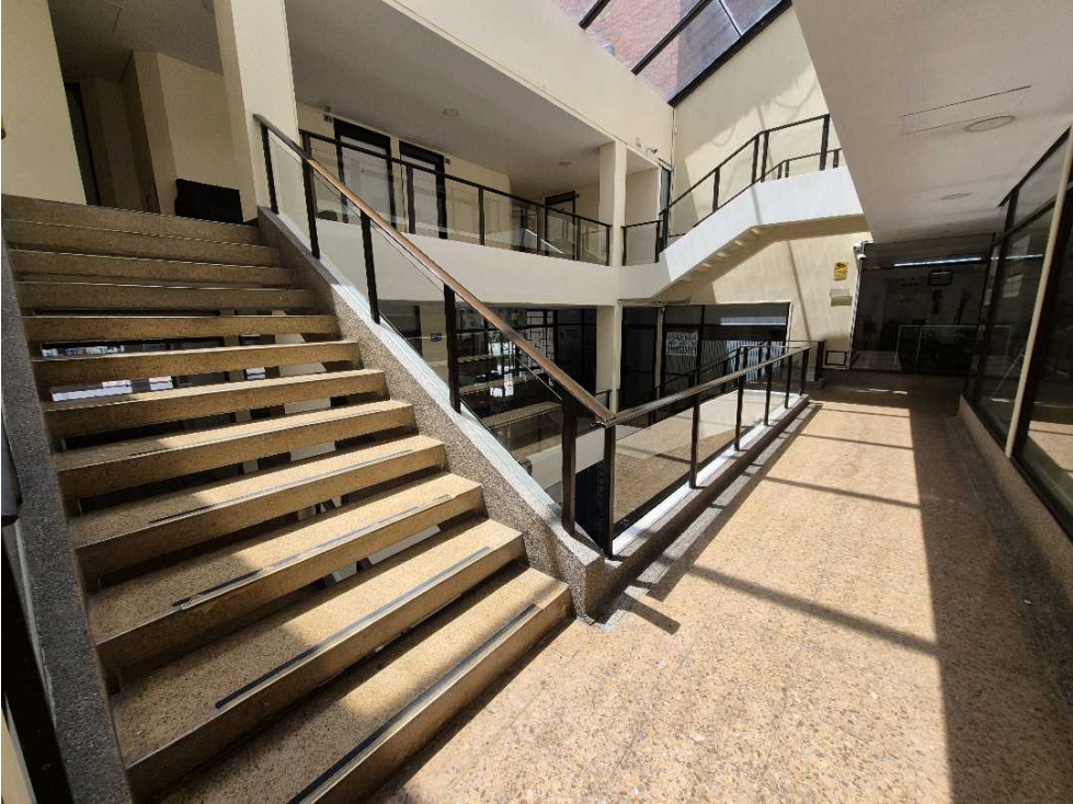 Locales u oficinas en alquiler cerca de Unicentro — foto 6