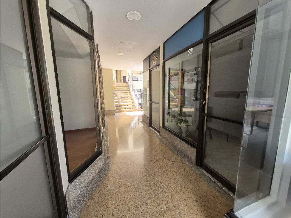 Locales u oficinas en alquiler cerca de Unicentro — foto 3