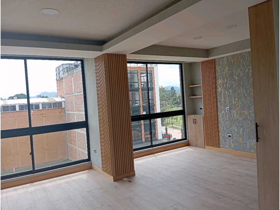 ESPECTACULAR OFICINA PARA LA VENTA EN EL COMPLEX DE LLANOGRANDE