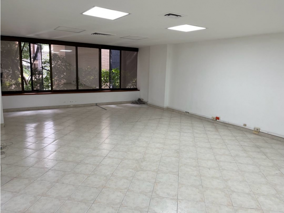 OFICINA PARA LA VENTA EL POBLADO — foto 2