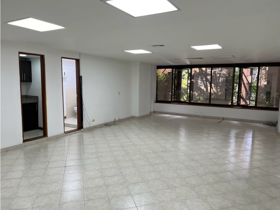 OFICINA PARA LA VENTA EL POBLADO — foto 3