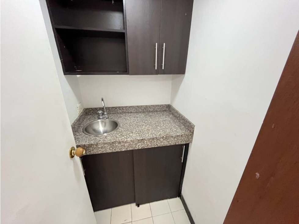 OFICINA PARA LA VENTA EL POBLADO — foto 4