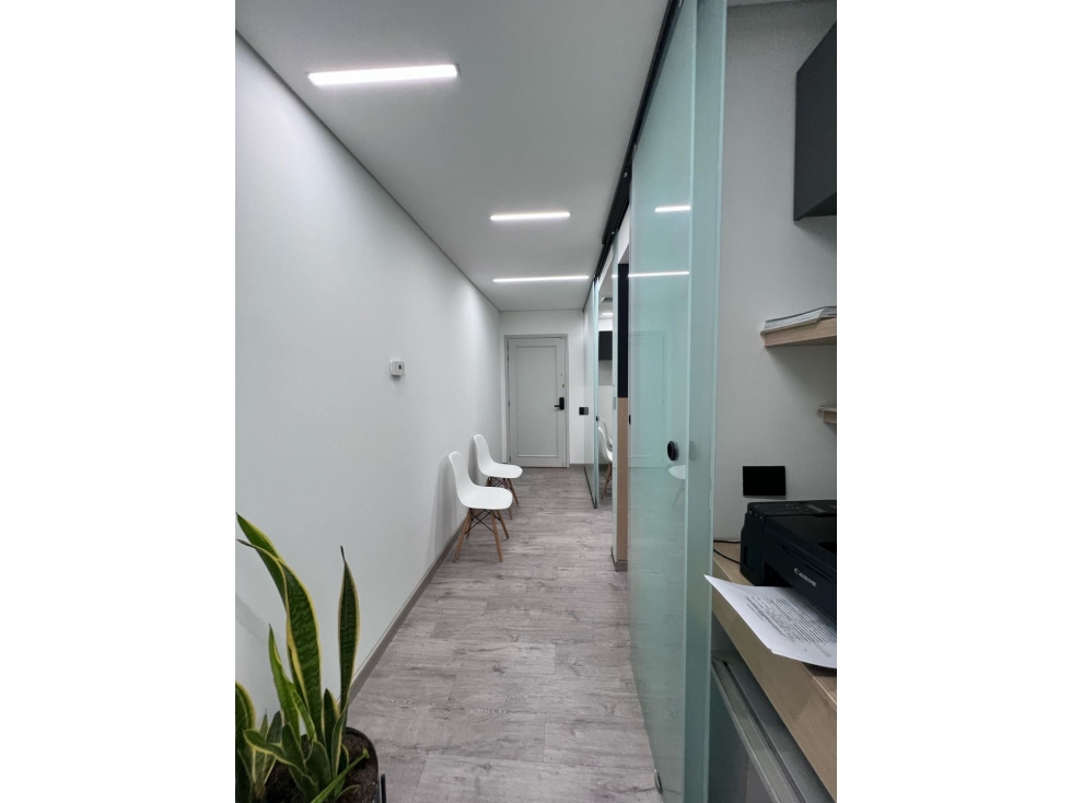 Oficina/Consultorio para la venta en la torre Dan Carlton poblado — foto 5